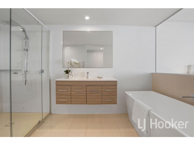 65/36 Woodcliffe Crescent, Woody Point QLD 4019