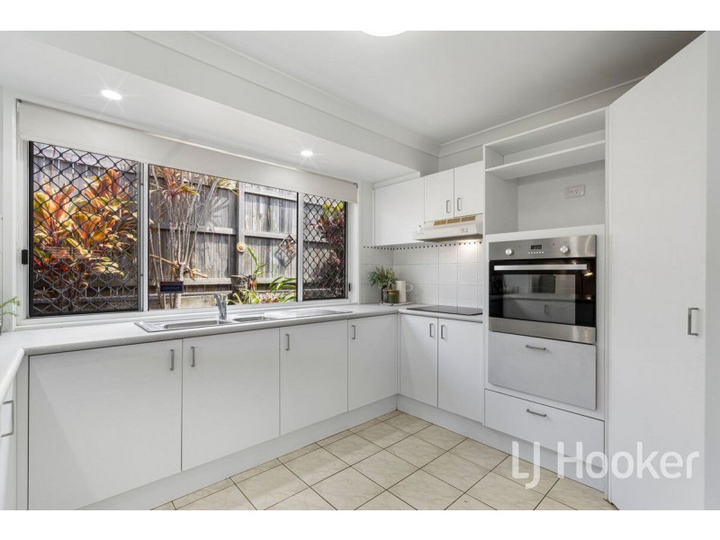 7 Epworth Street, Oxley QLD 4075