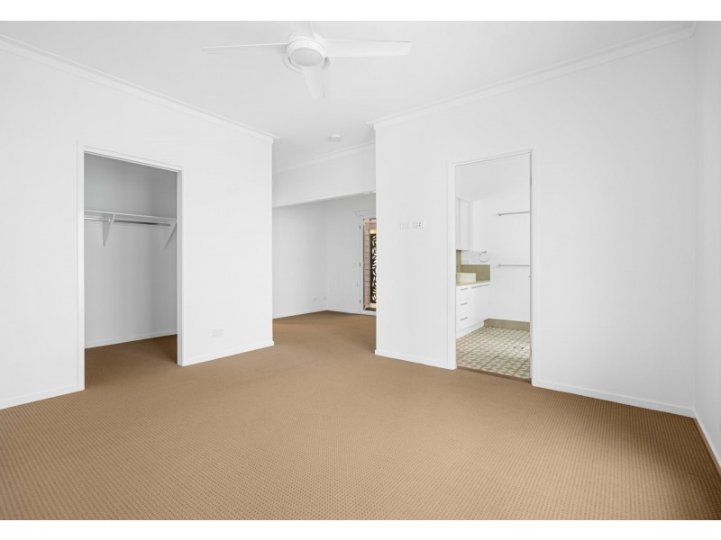 32 Orontes Road, Yeronga QLD 4104