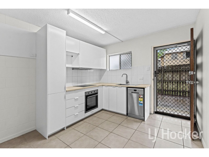 2/42 William Parade, Fairfield QLD 4103