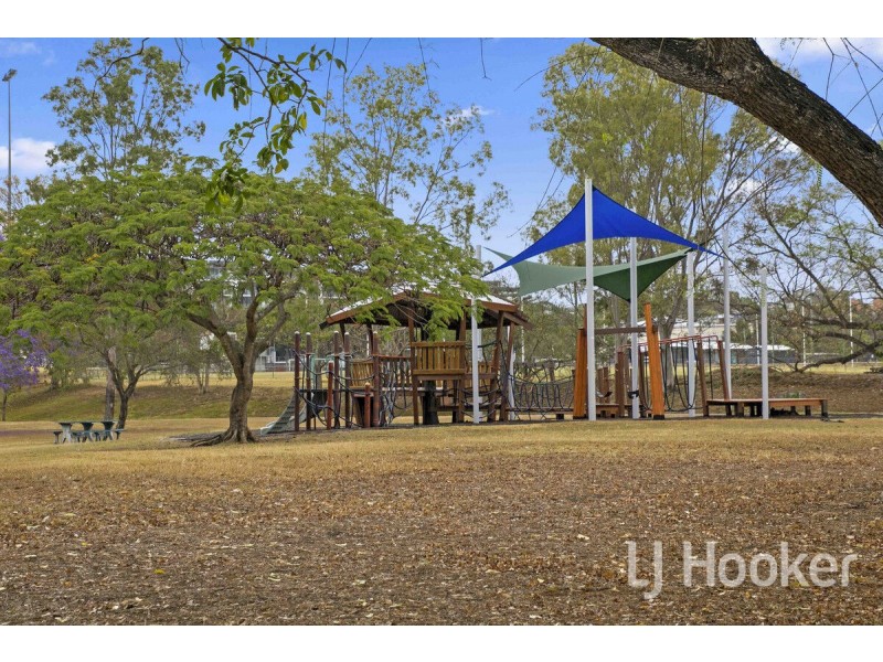 2/42 William Parade, Fairfield QLD 4103