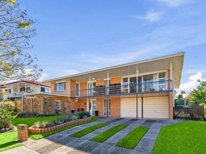 22 Crestgarden Street, Macgregor QLD 4109