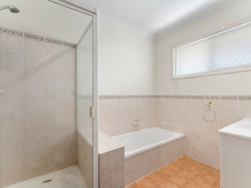 22 Crestgarden Street, Macgregor QLD 4109
