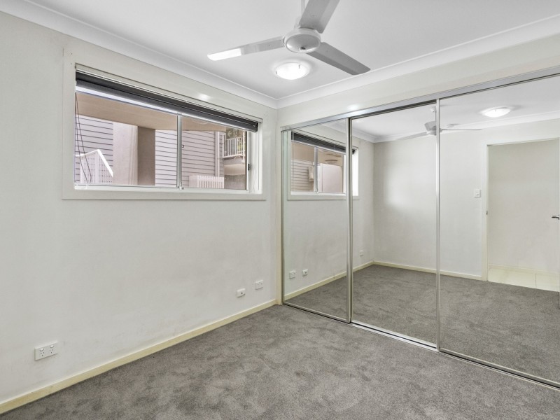 3/12 Lake Street, Yeronga QLD 4104