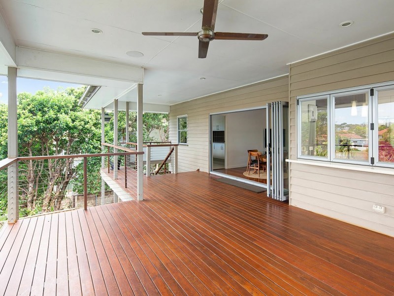 10 Newcastle Street, Fairfield QLD 4103