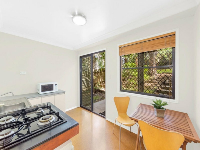 50 Railway Terrace, Dutton Park QLD 4102
