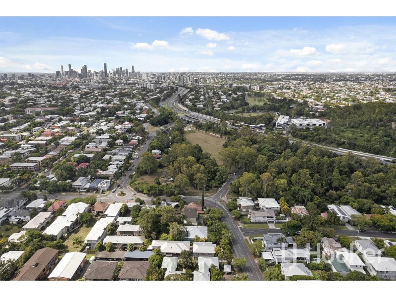 153 Ekibin Road East, Tarragindi QLD 4121