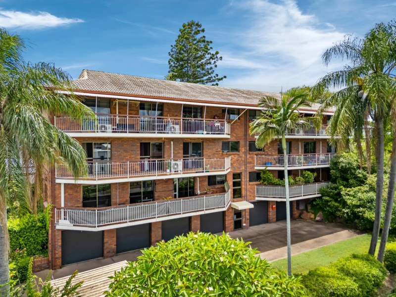 1/3 Curd Street, Greenslopes QLD 4120