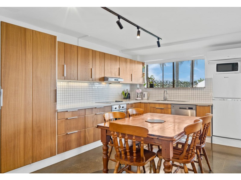 1/3 Curd Street, Greenslopes QLD 4120