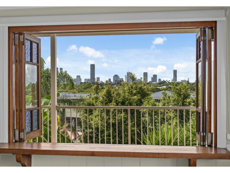 46 Ninth Avenue, Coorparoo QLD 4151