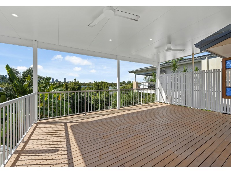 46 Ninth Avenue, Coorparoo QLD 4151