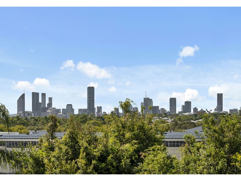 46 Ninth Avenue, Coorparoo QLD 4151