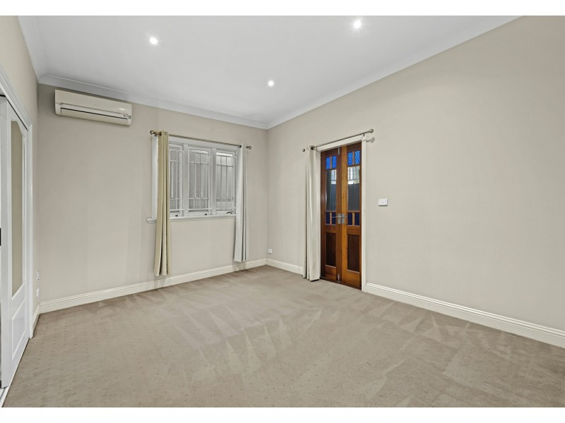 46 Ninth Avenue, Coorparoo QLD 4151