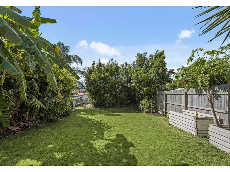 46 Ninth Avenue, Coorparoo QLD 4151