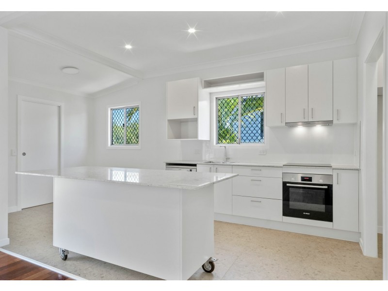 11 Calston Street, Oxley QLD 4075
