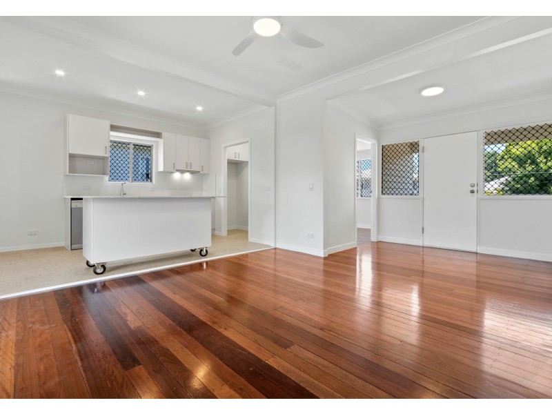 11 Calston Street, Oxley QLD 4075