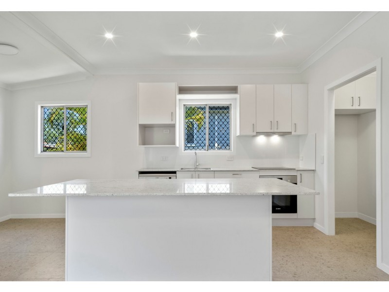 11 Calston Street, Oxley QLD 4075