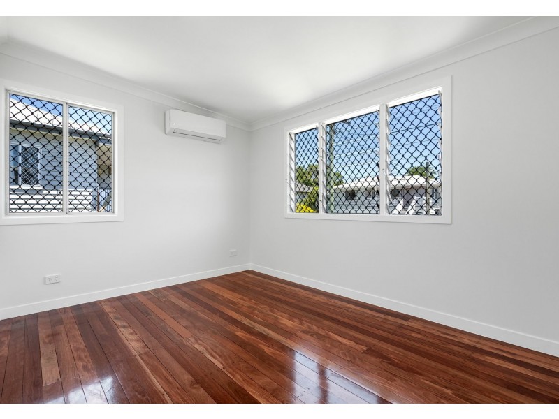 11 Calston Street, Oxley QLD 4075
