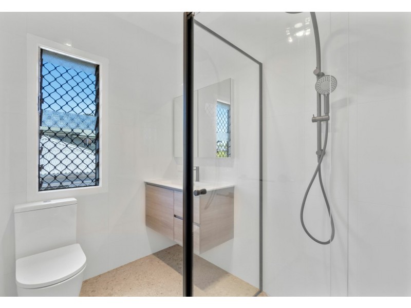 11 Calston Street, Oxley QLD 4075