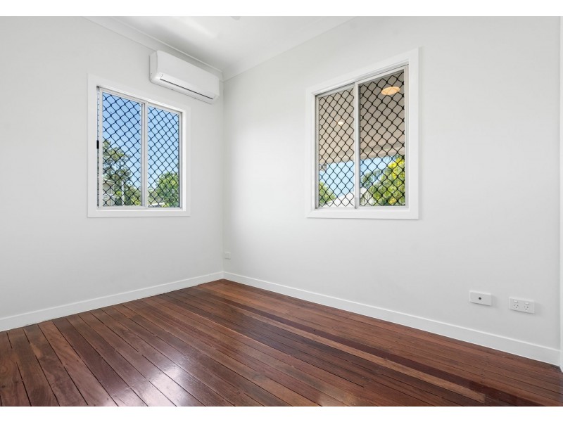 11 Calston Street, Oxley QLD 4075