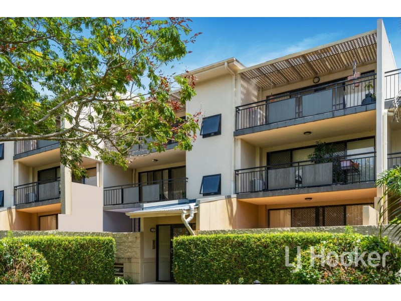 42/55 Harries Road, Coorparoo QLD 4151