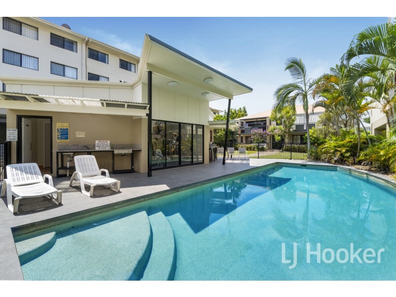 42/55 Harries Road, Coorparoo QLD 4151