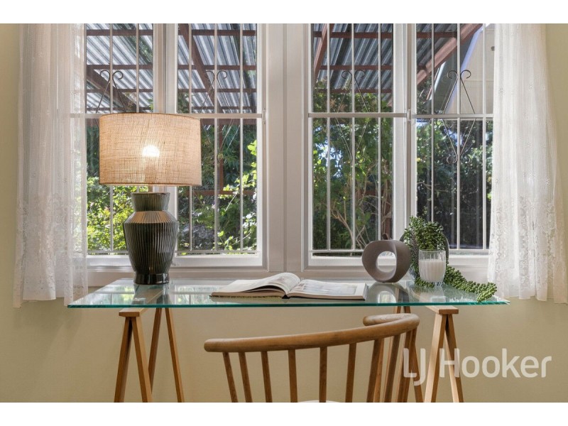 75 Galsworthy Street, Holland Park West QLD 4121