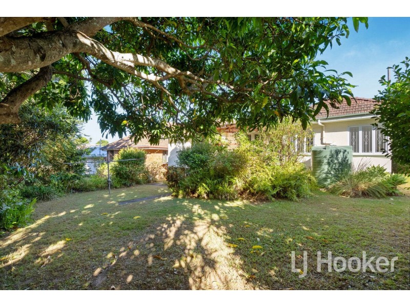 75 Galsworthy Street, Holland Park West QLD 4121