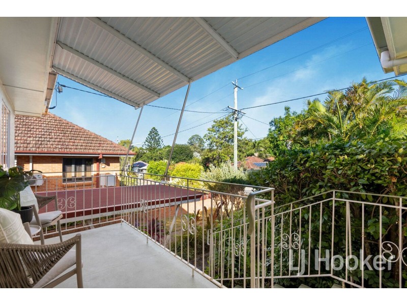 75 Galsworthy Street, Holland Park West QLD 4121