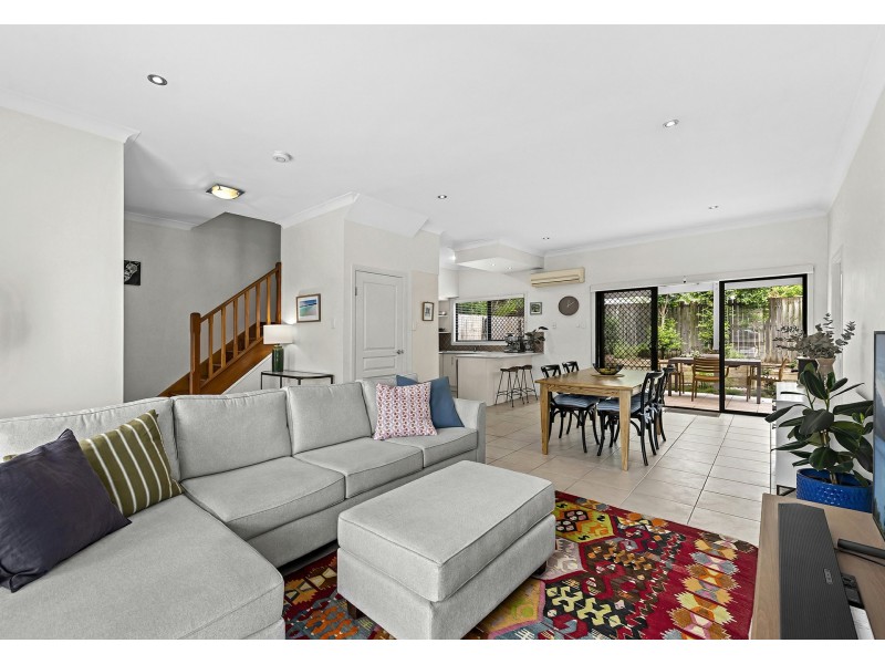 2/110 Waverley Street, Annerley QLD 4103