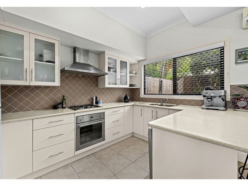 2/110 Waverley Street, Annerley QLD 4103