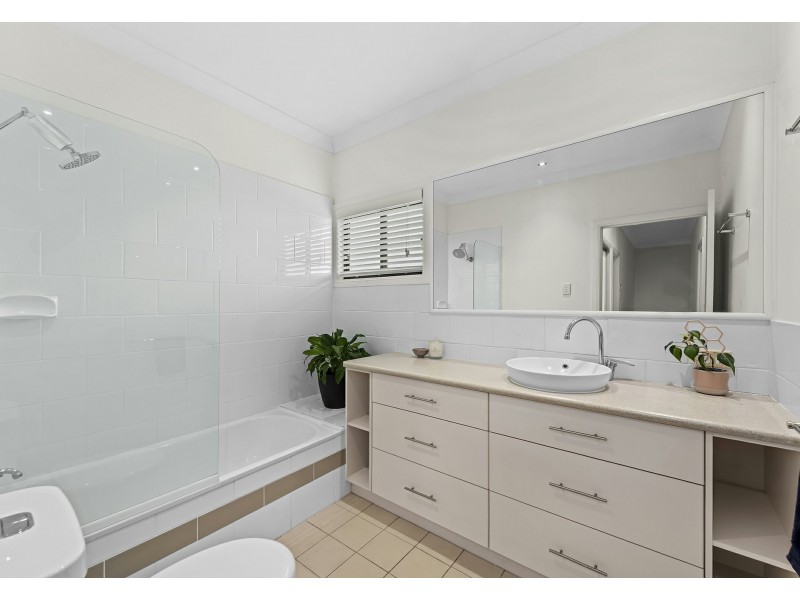 2/110 Waverley Street, Annerley QLD 4103