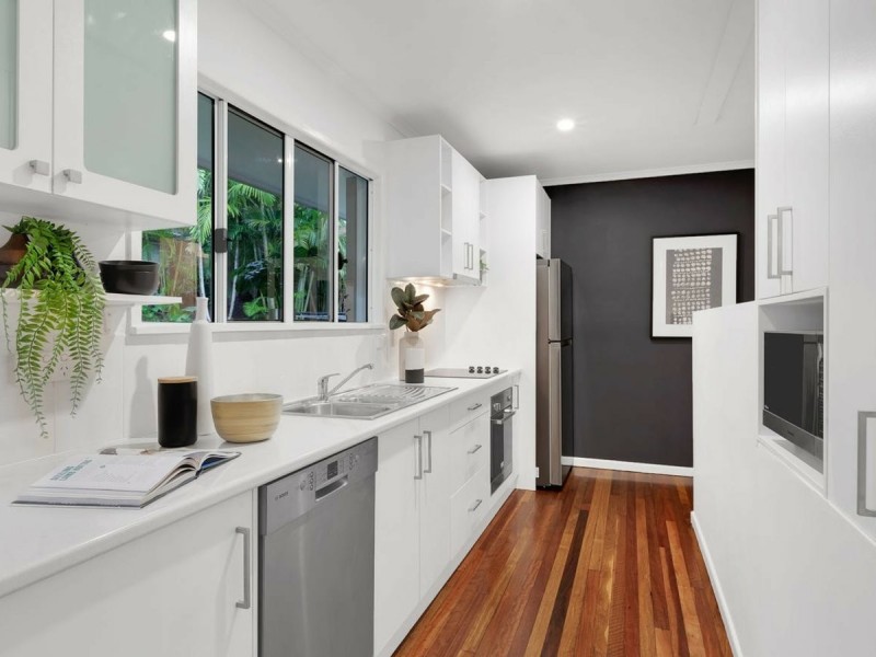 8 Eastment Street, Bardon QLD 4065