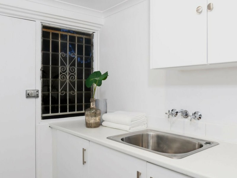 8 Eastment Street, Bardon QLD 4065