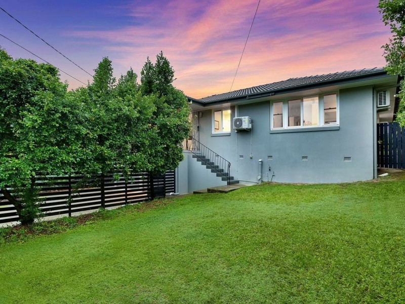 8 Eastment Street, Bardon QLD 4065