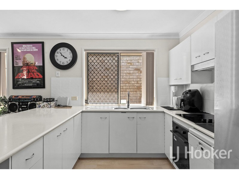 4 Glorious Way, Forest Lake QLD 4078