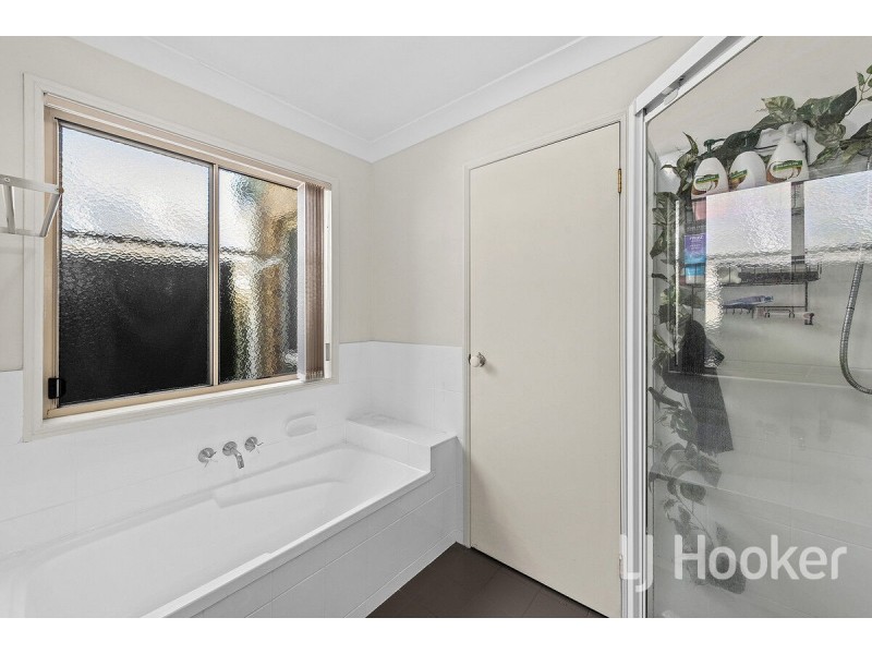 4 Glorious Way, Forest Lake QLD 4078