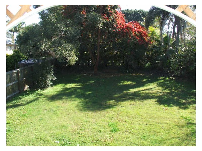 13 Myla Street, Tennyson QLD 4105