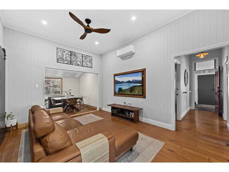 37 Saint Clements Road, Oxley QLD 4075