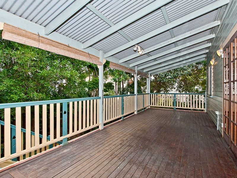 5 Luya Street, Fairfield QLD 4103