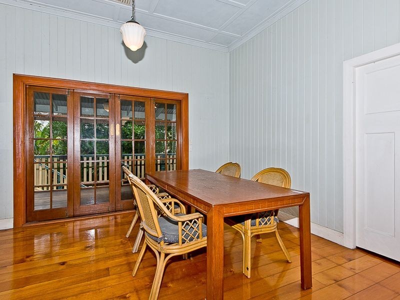 5 Luya Street, Fairfield QLD 4103