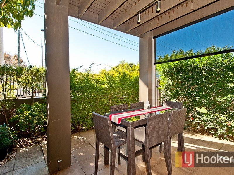 1/96 Hyde Road, Yeronga QLD 4104