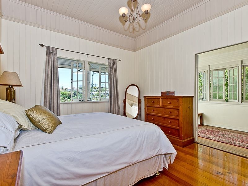 25 Illidge Street, Coorparoo QLD 4151