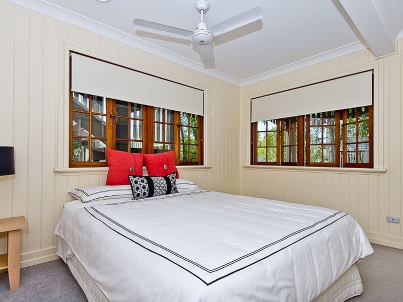 25 Illidge Street, Coorparoo QLD 4151