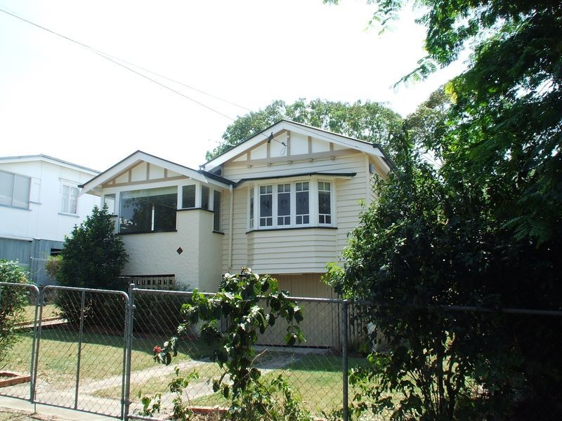 25 Broadmere Street, Annerley QLD 4103