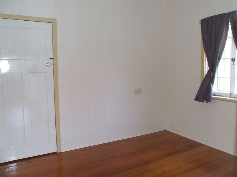 25 Broadmere Street, Annerley QLD 4103