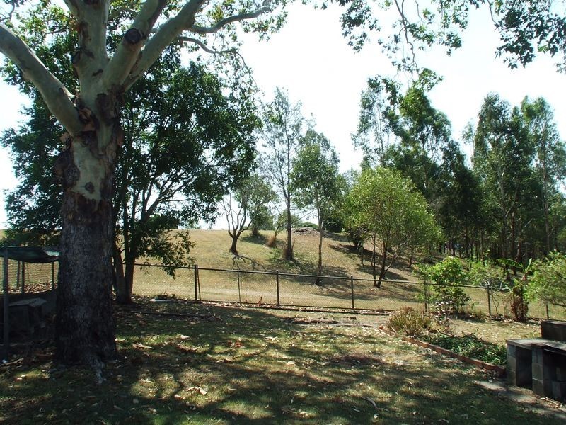 25 Broadmere Street, Annerley QLD 4103