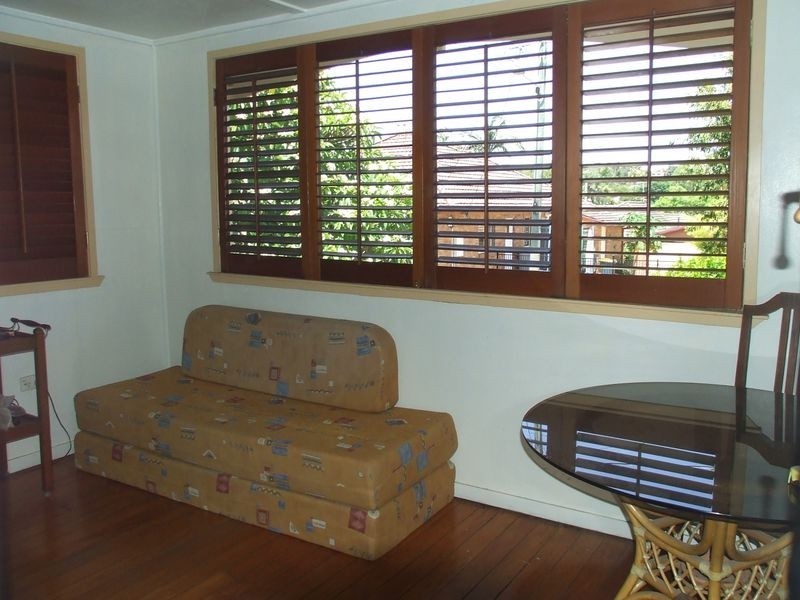 5 Luya Street, Fairfield QLD 4103