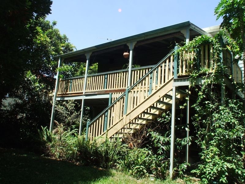 5 Luya Street, Fairfield QLD 4103