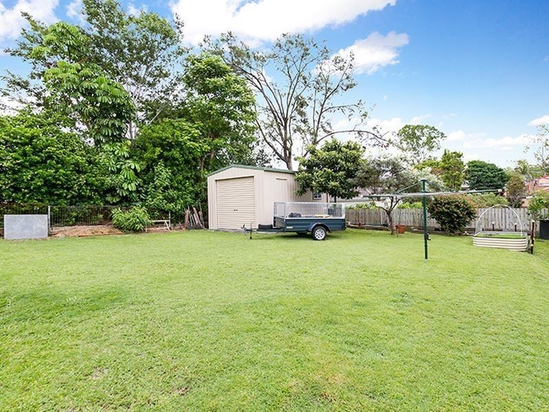 18 Ormuz Road, Yeronga QLD 4104